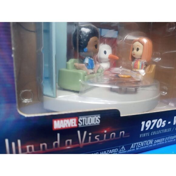 Funko POP! Mini Moments: Marvel's WandaVision Living Room 70's Wanda & Geraldine - Picture 2 of 5